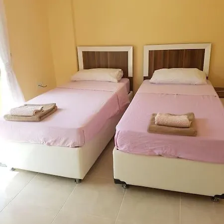 فيلة 8 Sleeps, Spacious With Private Pool In - Awz 332 ديديم